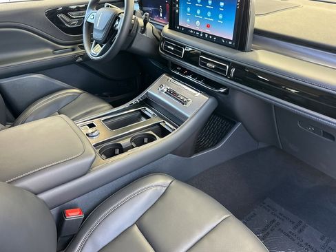 New 2025 Lincoln Aviator AWD w/ Equipment Group 101A image 16