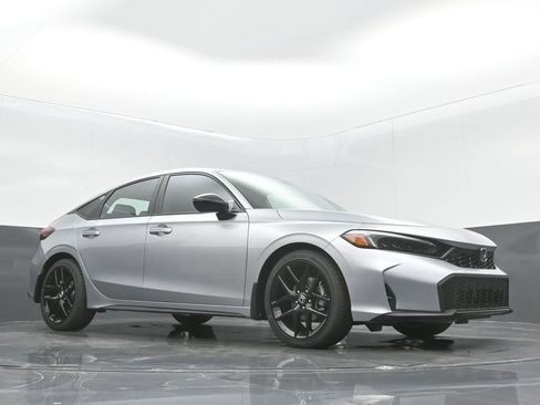 Used 2025 Honda Civic Sport image 25