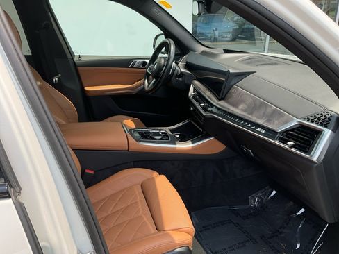 Used 2024 BMW X5 sDrive40i w/ M Sport Package RWD image 28
