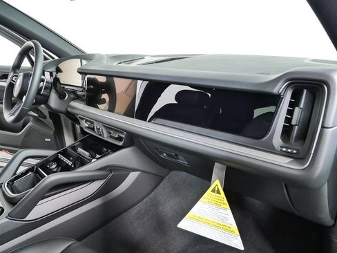 New 2026 Porsche Cayenne AWD/4WD image 25