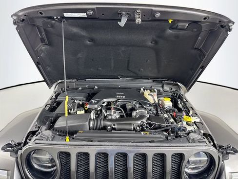 Used 2020 Jeep Wrangler Unlimited Sahara AWD/4WD image 31