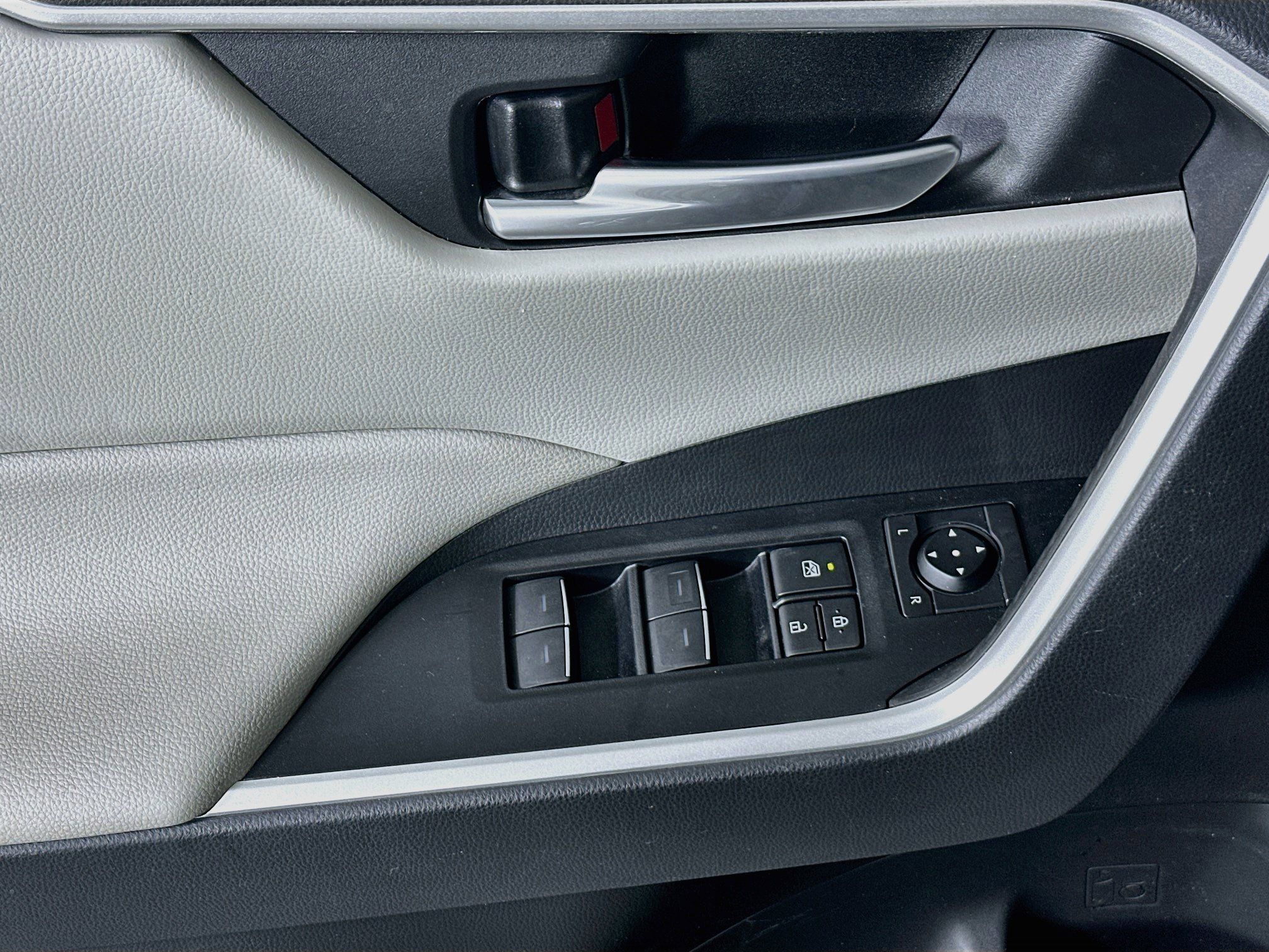 Certified 2023 Toyota RAV4 XLE Premium FWD image 14