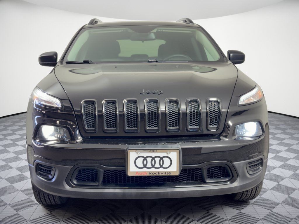 Used 2017 Jeep Cherokee Sport AWD/4WD image 6