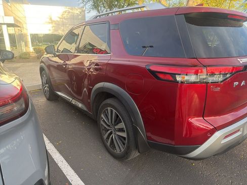 Used 2022 Nissan Pathfinder Platinum w/ Cargo Package image 5