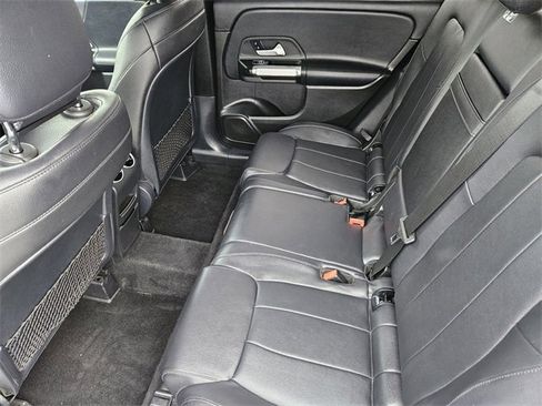 Used 2020 Mercedes-Benz GLB 250 4MATIC image 29