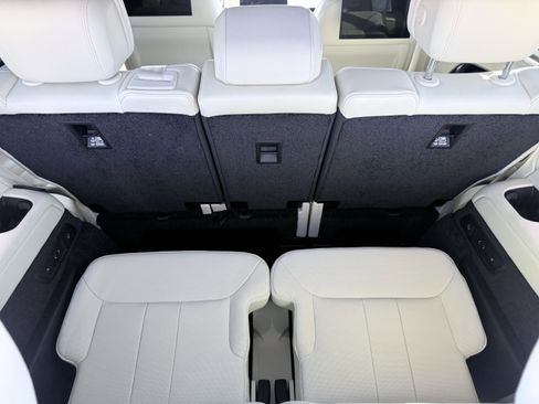 Used 2023 Land Rover Range Rover Long Wheelbase Autobiography image 16