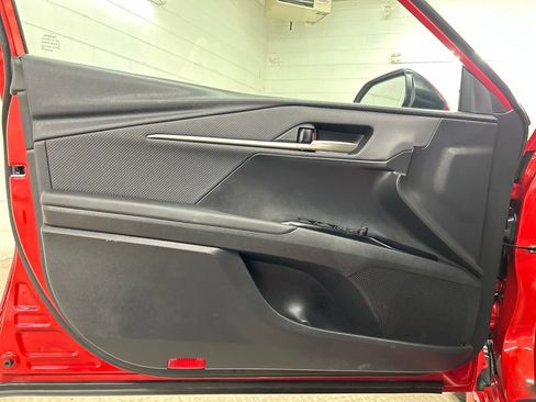 Used 2025 Toyota Camry SE FWD image 18