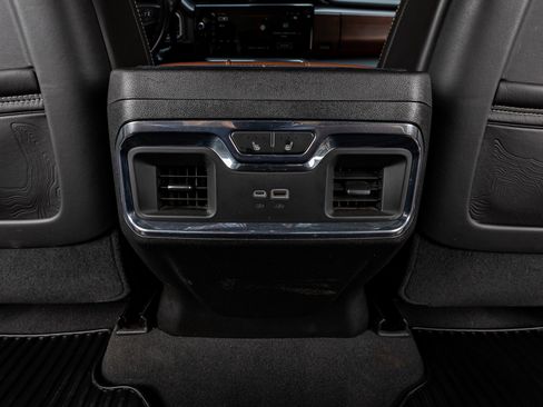 Used 2024 GMC Sierra 3500 Denali Ultimate image 31