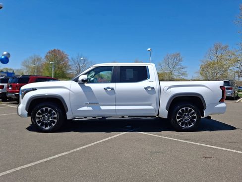 Used 2024 Toyota Tundra Limited AWD/4WD image 8