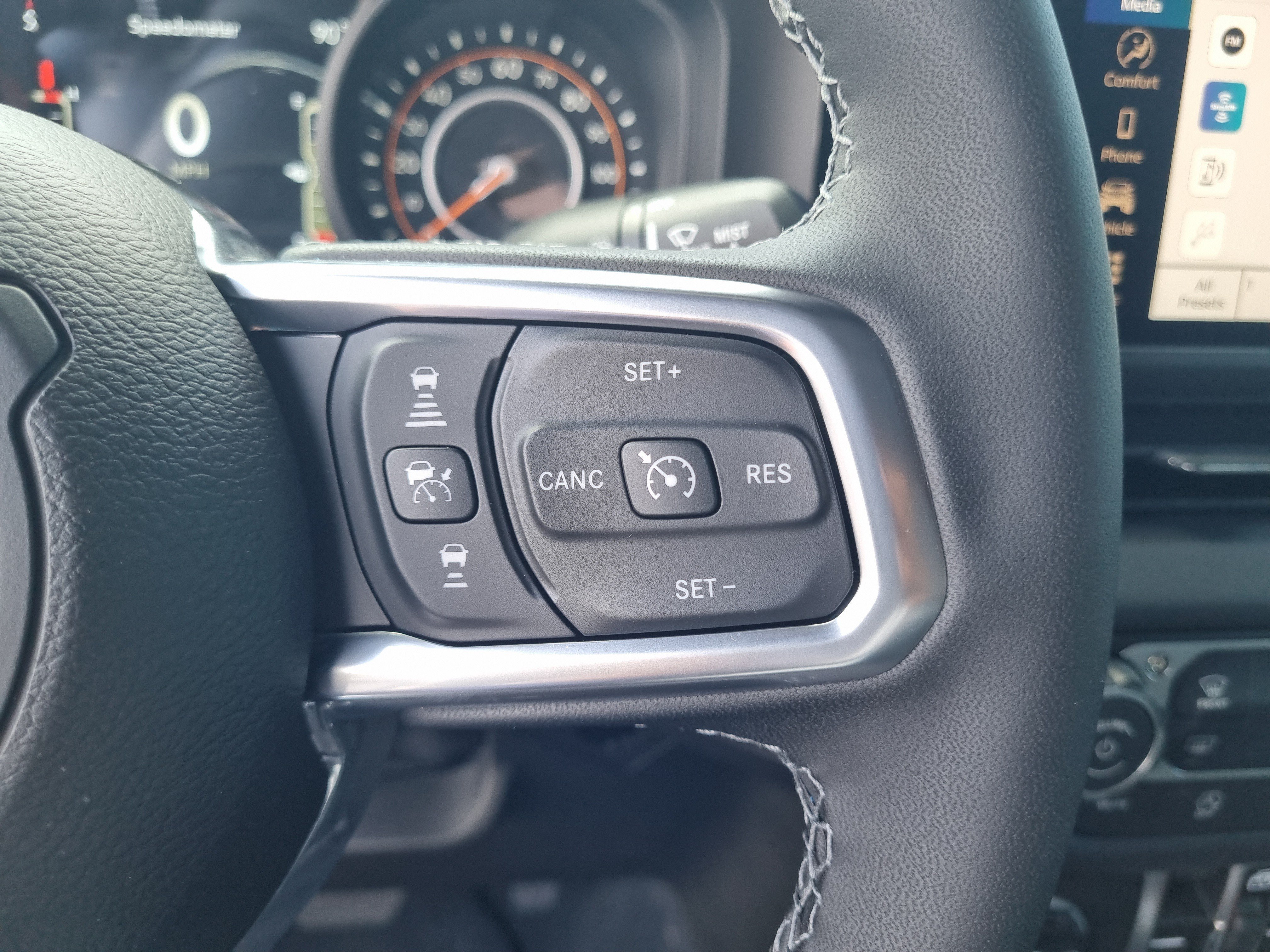 New 2026 Jeep Wrangler Unlimited Sahara AWD/4WD image 25