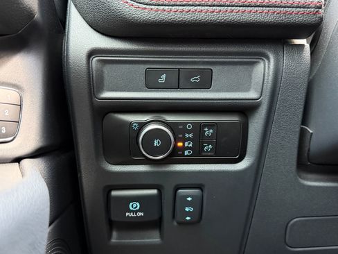 Used 2023 Ford Expedition Limited image 23