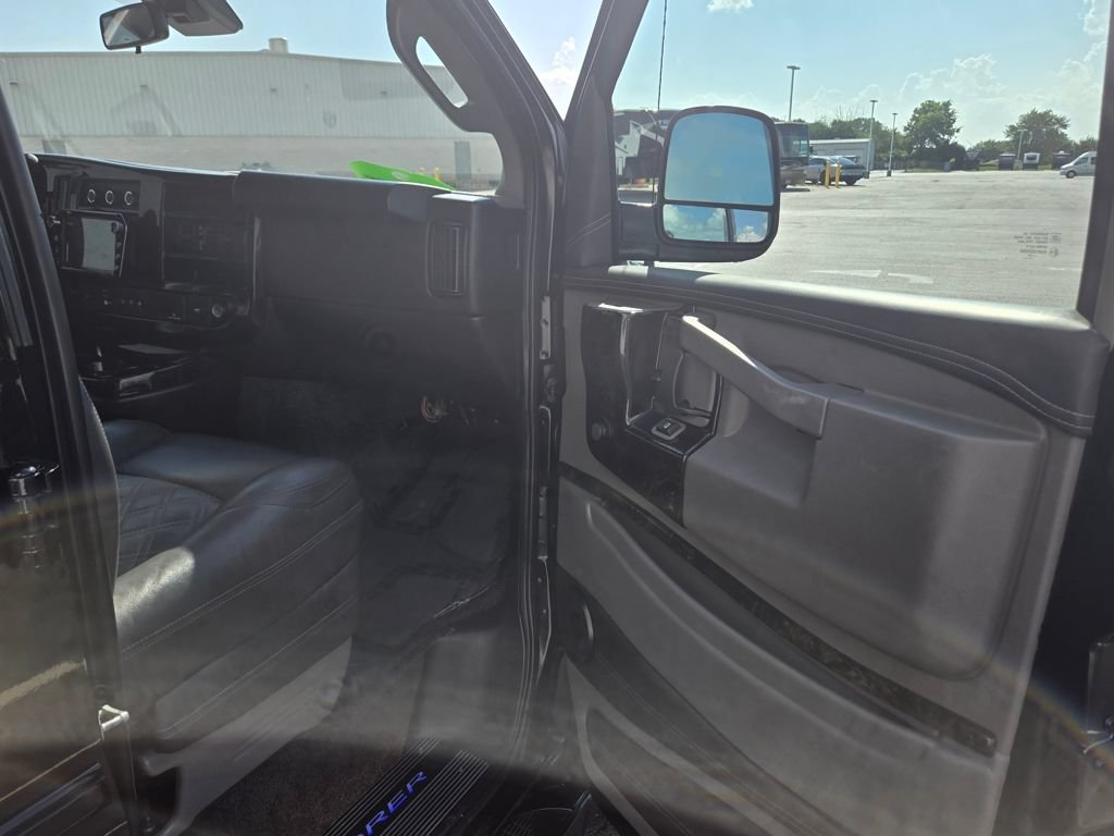 Used 2022 Chevrolet Express 2500 Extended w/ Enhanced Convenience Package RWD image 32