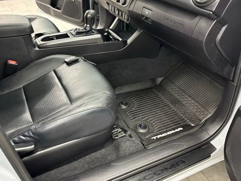 Used 2020 Toyota Tacoma TRD Sport w/ TRD Premium Sport Package image 37