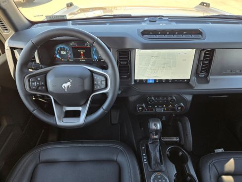 New 2025 Ford Bronco Badlands image 8