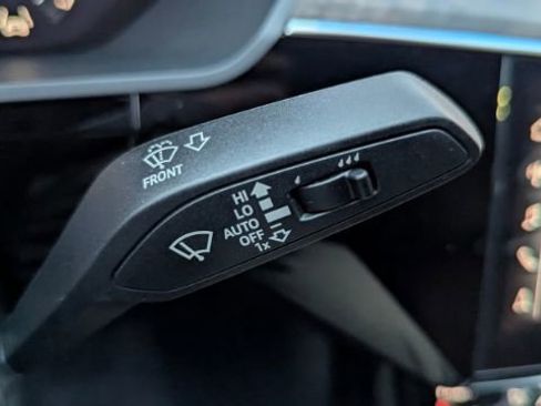 Used 2021 Audi e-tron Prestige image 29