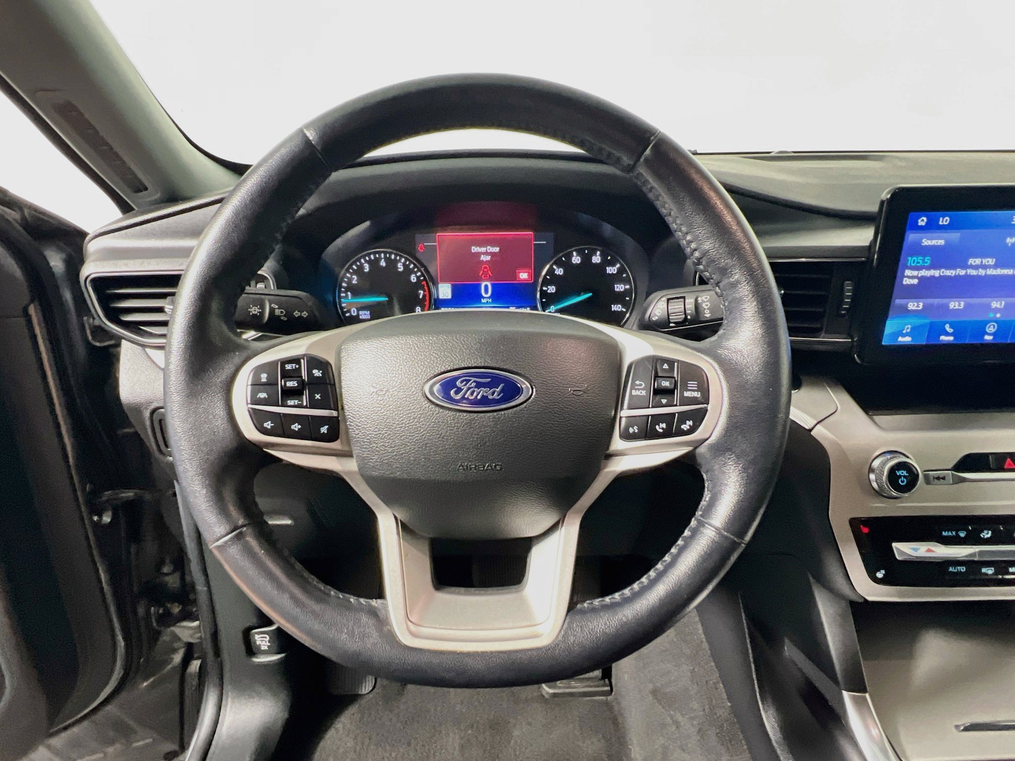 Used 2022 Ford Explorer XLT w/ Equipment Group 202A AWD/4WD image 16