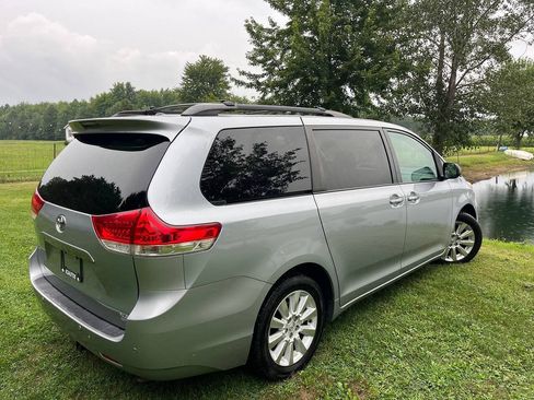Used 2014 Toyota Sienna XLE w/ Entertainment Package AWD/4WD image 11
