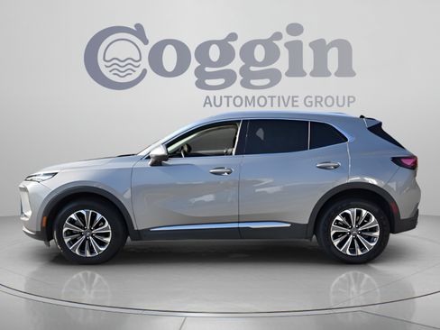 Used 2024 Buick Envision Preferred AWD/4WD image 2