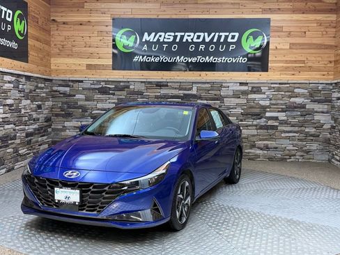 Used 2023 Hyundai Elantra Limited w/ Cargo Package FWD image 9