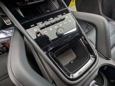 New 2026 Porsche Cayenne GTS image 18