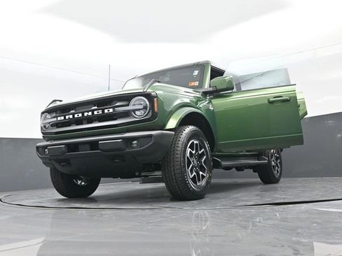 New 2025 Ford Bronco Outer Banks image 34