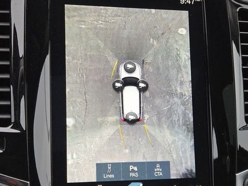 Used 2021 Volvo XC90 T6 Momentum w/ Advanced Package image 5