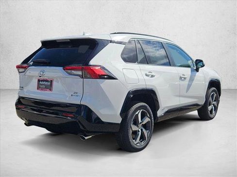 New 2025 Toyota RAV4 SE image 2