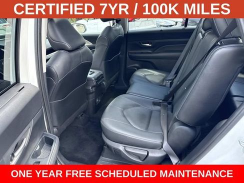 Used 2024 Toyota Grand Highlander AWD image 17