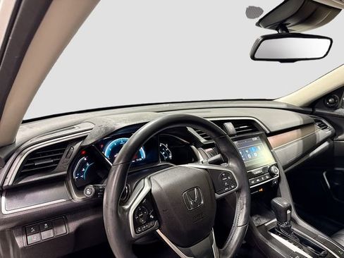Used 2018 Honda Civic Touring image 11