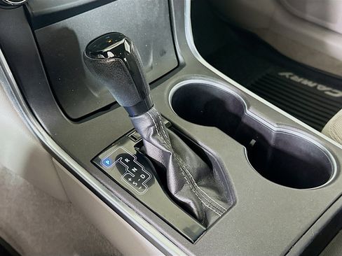 Used 2017 Toyota Camry LE image 23