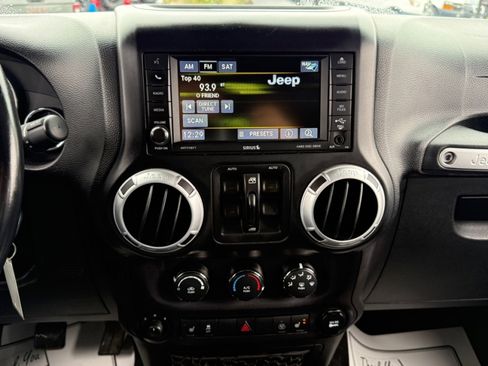 Used 2014 Jeep Wrangler Unlimited Rubicon w/ Dual Top Group image 21