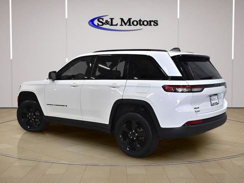 Certified 2023 Jeep Grand Cherokee Altitude AWD/4WD image 4