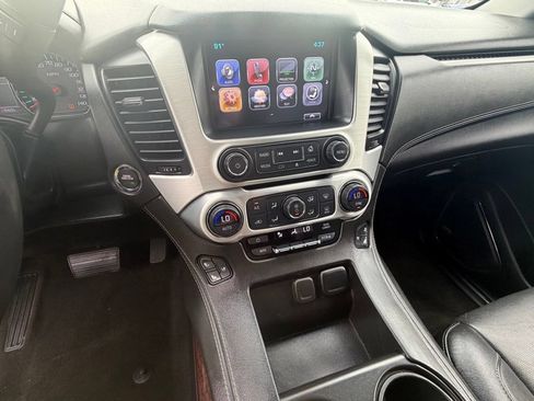 Used 2017 GMC Yukon SLT AWD/4WD image 2