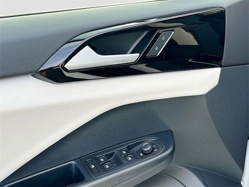 New 2026 Volkswagen Taos S image 17