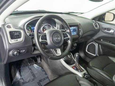 Used 2018 Jeep Compass Latitude w/ Popular Equipment Group FWD image 13