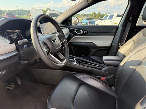 Used 2024 Jeep Compass Limited AWD/4WD image 4