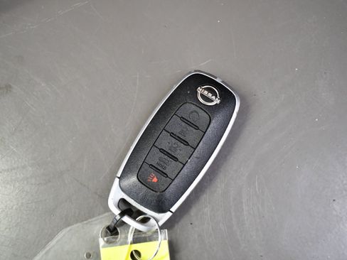 Used 2023 Nissan Rogue SL w/ SL Premium Package image 32