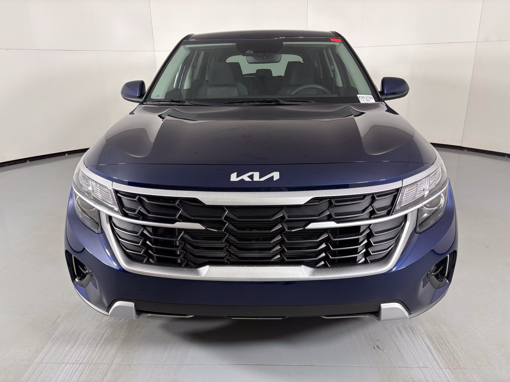 New 2026 Kia Seltos LX FWD image 3