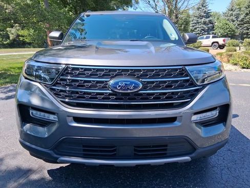 Used 2023 Ford Explorer XLT w/ Equipment Group 202A AWD/4WD image 2