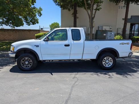 Used 2001 Ford F150 4x4 SuperCab image 2