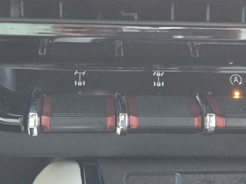 Used 2024 GMC Canyon AT4X image 11