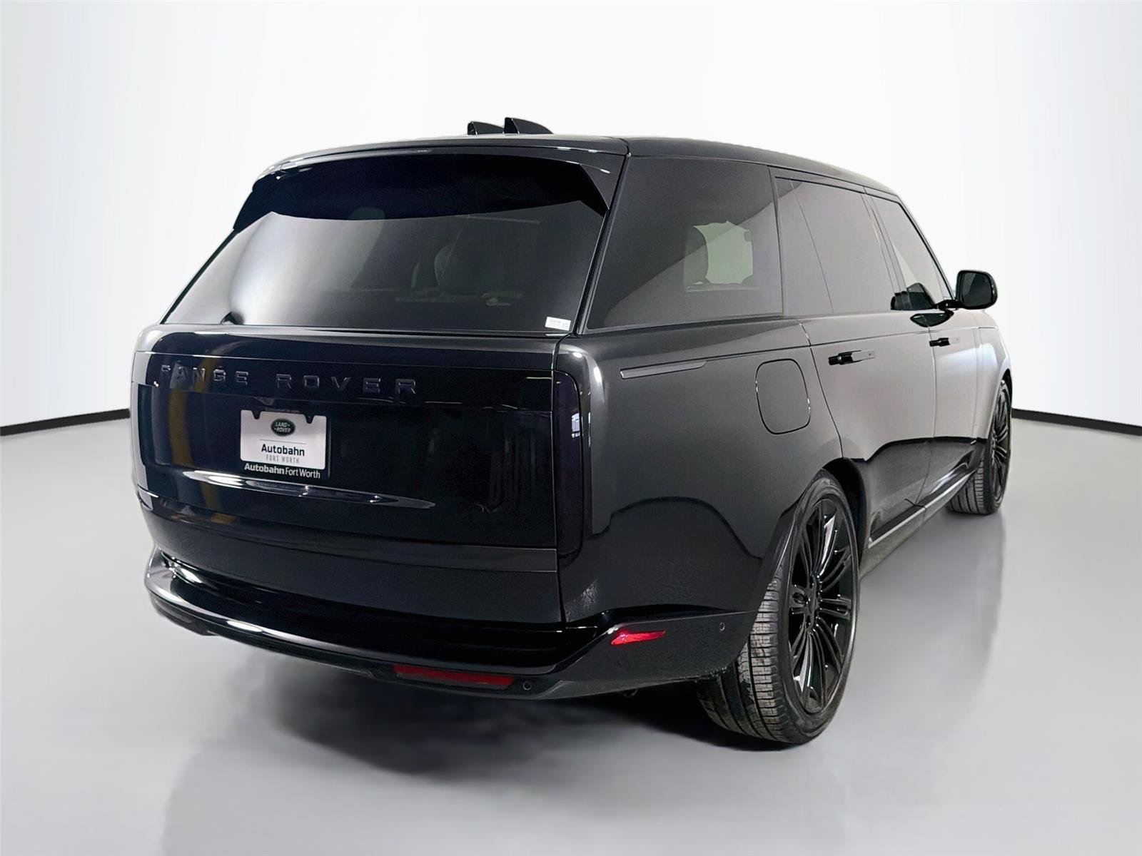 New 2026 Land Rover Range Rover Long Wheelbase SE AWD/4WD image 5
