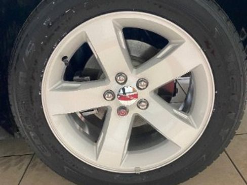 Used 2014 Dodge Challenger SXT image 26