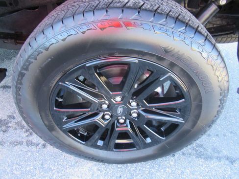 Used 2025 Ford F150 Platinum w/ Equipment Group 702A High AWD/4WD image 11