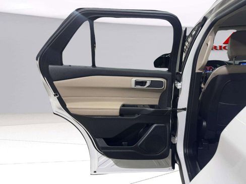 Used 2020 Ford Explorer XLT w/ Equipment Group 202A image 22