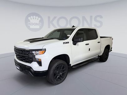 New 2026 Chevrolet Silverado 1500 Custom Trail Boss w/ Turbomax Blackout Package