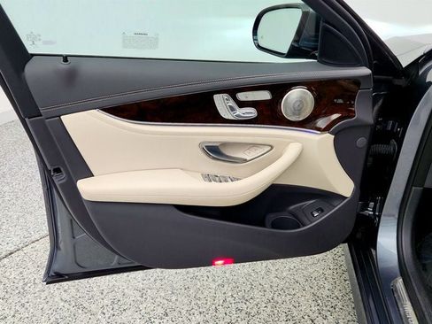 Used 2022 Mercedes-Benz E 350 4MATIC Sedan image 11