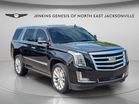 Used 2020 Cadillac Escalade Premium Luxury RWD image 1