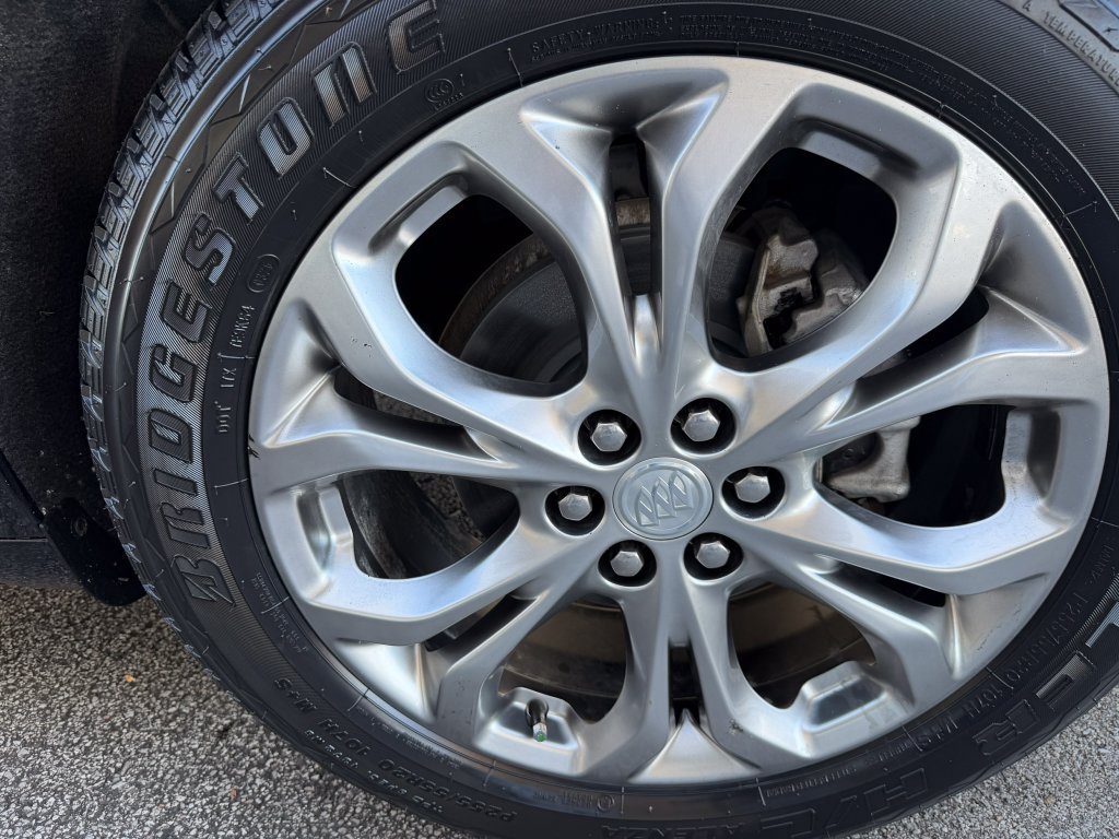 Used 2021 Buick Enclave Avenir AWD/4WD image 26