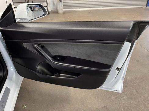 Used 2019 Tesla Model 3 Standard Range Plus image 12